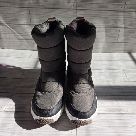 SOREL Out and About Puffy Mid Snow Boots - Picture 3 of 7